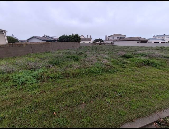 1,023M² VACANT LAND FOR SALE IN COUNTRY CLUB